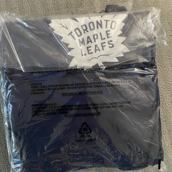 Toronto maple leafs T-shirt - Picture 4 of 5
